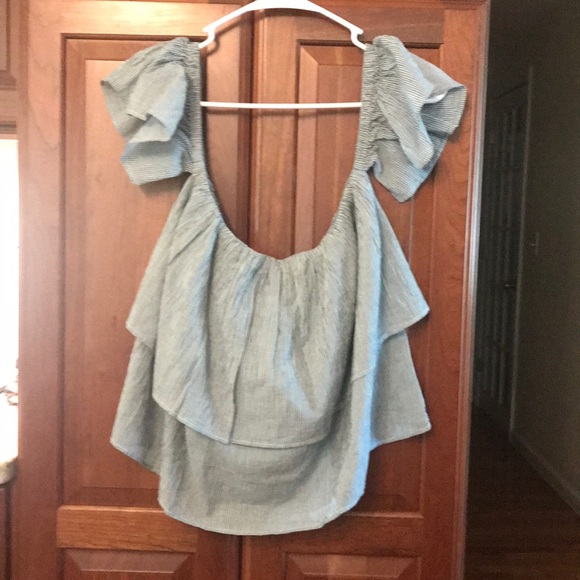 Lucky Brand off the shoulder top. Size M. - Picture 3 of 4